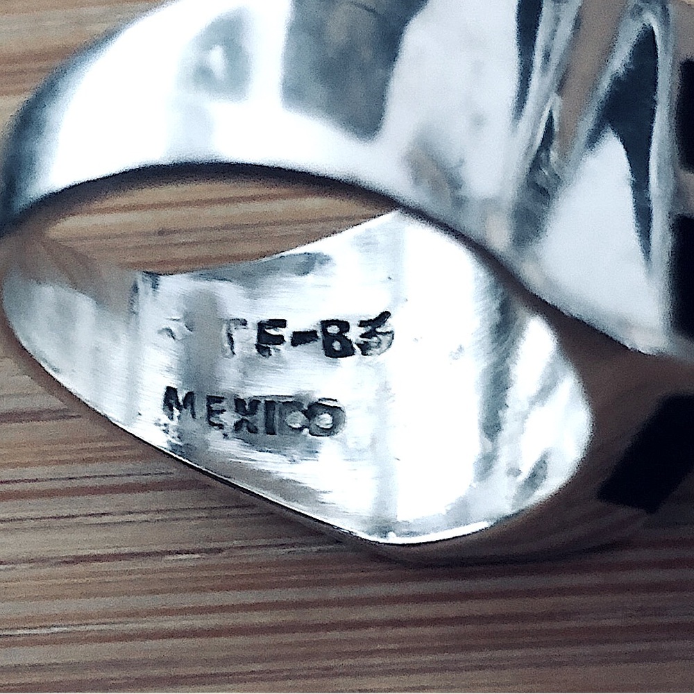 $62 Designer Estate Sterling Silver Ring Size 9 Marked TE-83MEXICO - Picture 2 of 9